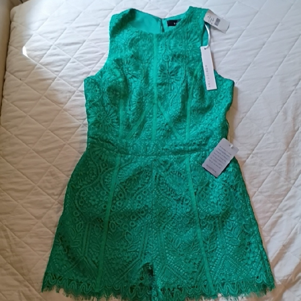 Green Lace Sleeveless Dress
